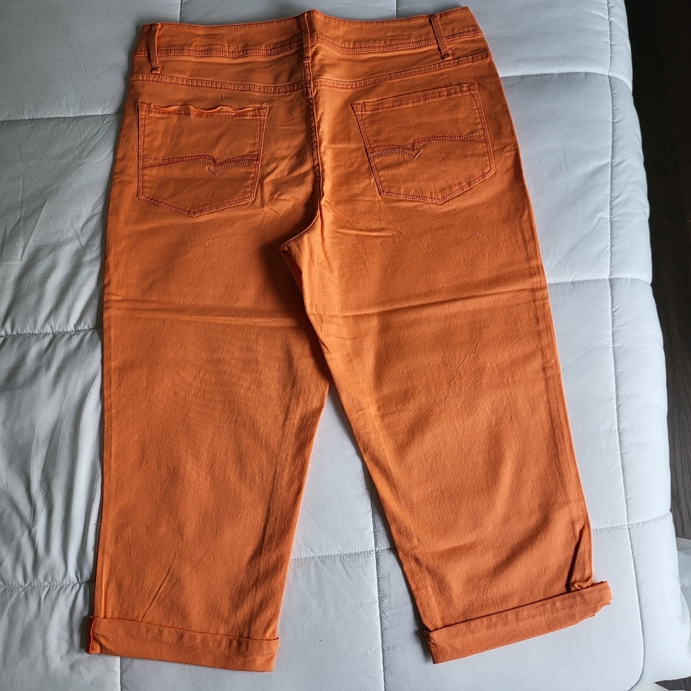 NWT, Faded Glory orange capris, size 16 - Picture 4 of 4